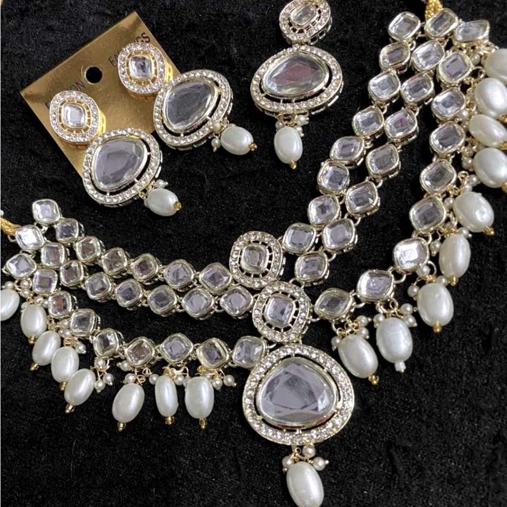 Necklace and earrings jewelry set